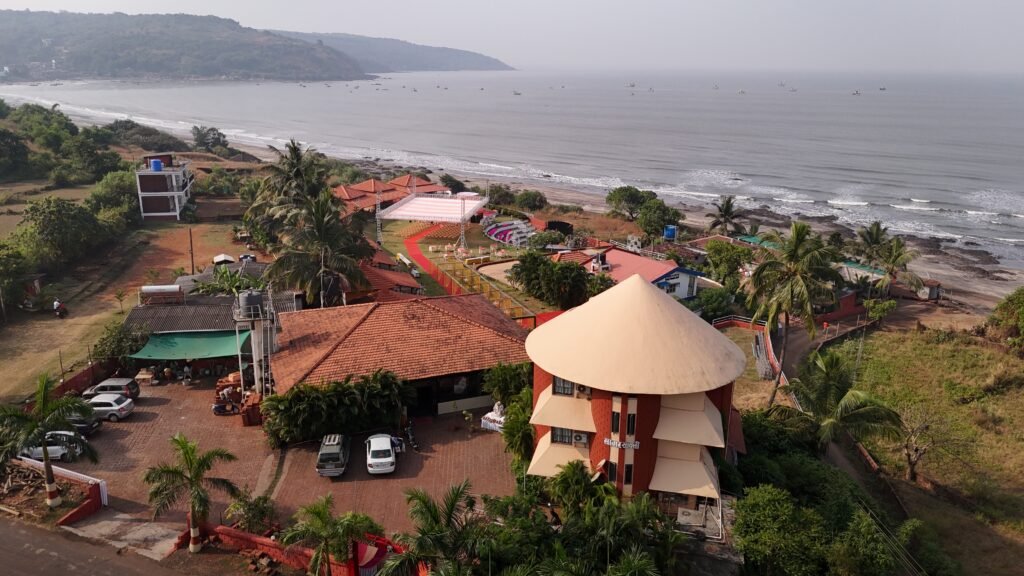 Slow travel in Dapoli – peaceful Konkan coastline with sea-facing resorts and natural surroundings